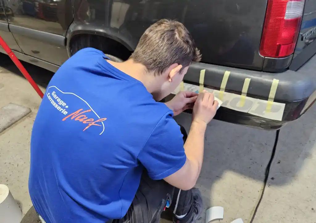 Folienbeschriftung anbringen